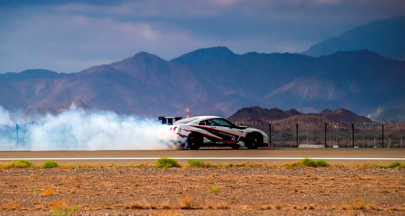 Illustration for article titled A 1,380 Horsepower Nissan GT-R Just Set The Drifting World Record At 190 MPH